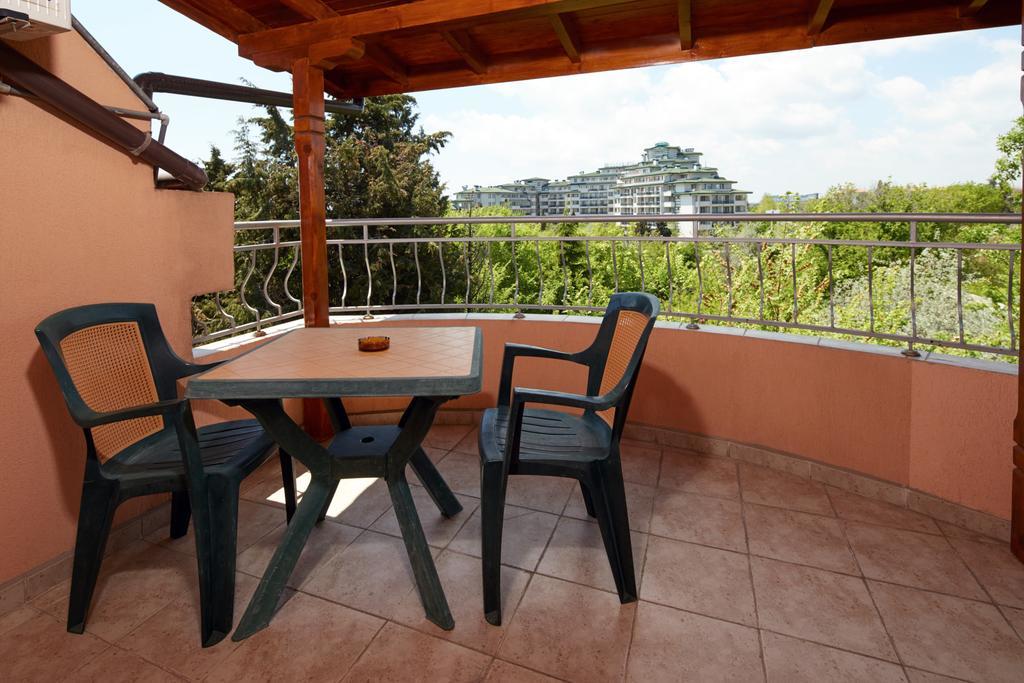 רבדה Guesthouse Kirov מראה חיצוני תמונה