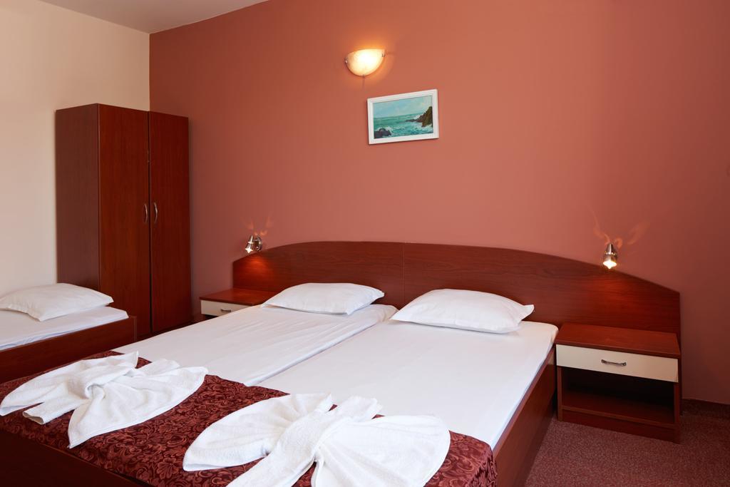 רבדה Guesthouse Kirov מראה חיצוני תמונה